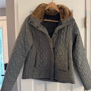 Marmot St. Moritz quilted jacket with faux fur collar - size M